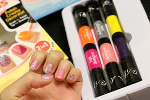 Hot Designs - Set lakova i olovaka za Nail Art