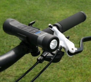 Bluetooth zvučnik, lampa, power bank 3u1_3