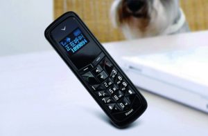 Najmanji mobilni telefon na svetu velicine handsfree MAFAM_2