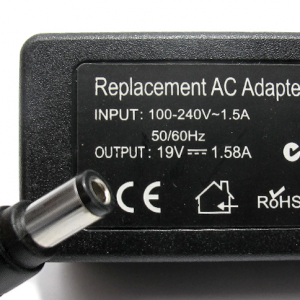 Punjac za laptop Toshiba 19V 1.58A (6.3x3.0) - 2