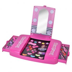 Beauty studio sa kozmetikom i svetlima