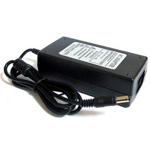 Univerzalni punjac za laptop HQ-60W 12V 5A sa LCD-om (5.5x2. 2