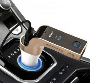 Fm transmiter bluetooth + punjac CARG7