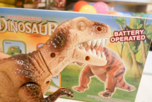 Dinosaurus sa zvucnim i svetlosnim efektima model 8 4