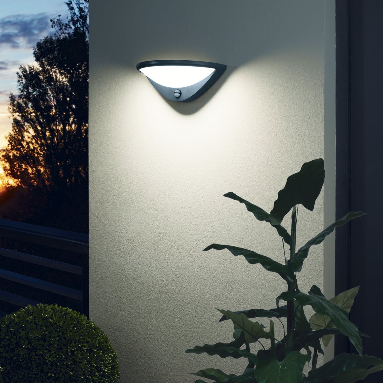 Spoljna zidna lampa EGLO BELCREDA 97312 - Garancija 5god Spoljna zidna lampa EGLO BELCREDA 97312 - Garancija 5god
