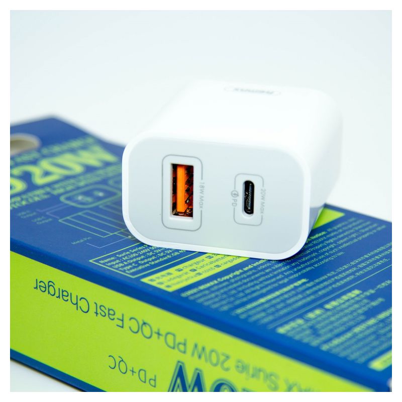 Kucni punjac REMAX RP-U68 QC+PD Fast charger 20W beli