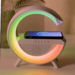 Pametna G RGB Lampa sa Zvučnikom i Bežičnim Punjačem - Slika 6