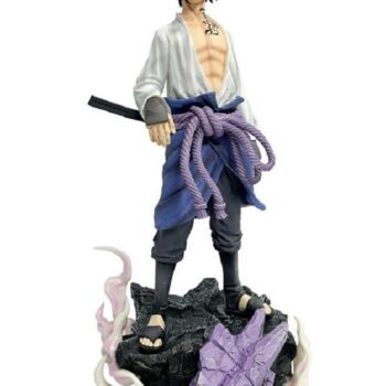 Sasuke Uchiha figura 42cm iz Naruto serijala. Detaljna anime figura sa postoljem, idealna za kolekcionare i poklon fanovima.