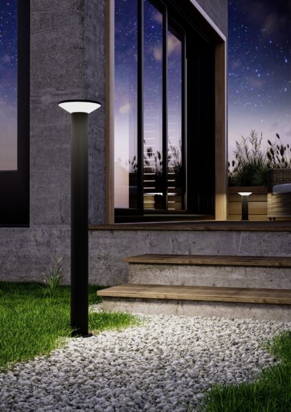 EGLO RIGOSA 901842 – podna lampa, crna, ambijentalni prikaz