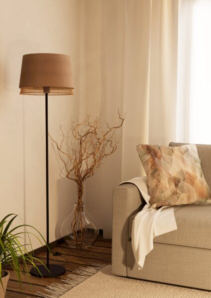 EGLO TABLEY 43978 – podna lampa, crna, u enterijeru